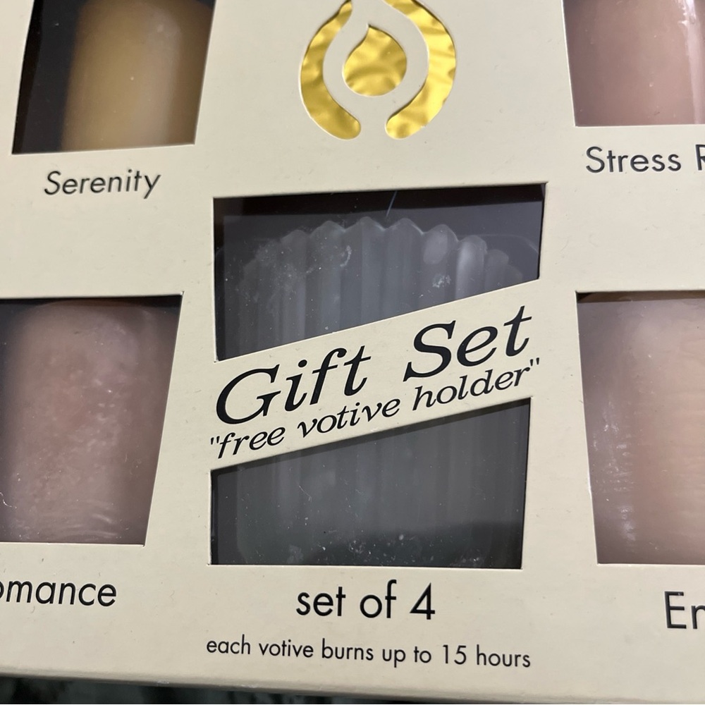 New Twilight Aromatherapy Votive Candle Gift Set - 4 Candles & Votive Holder - Picture 2 of 4
